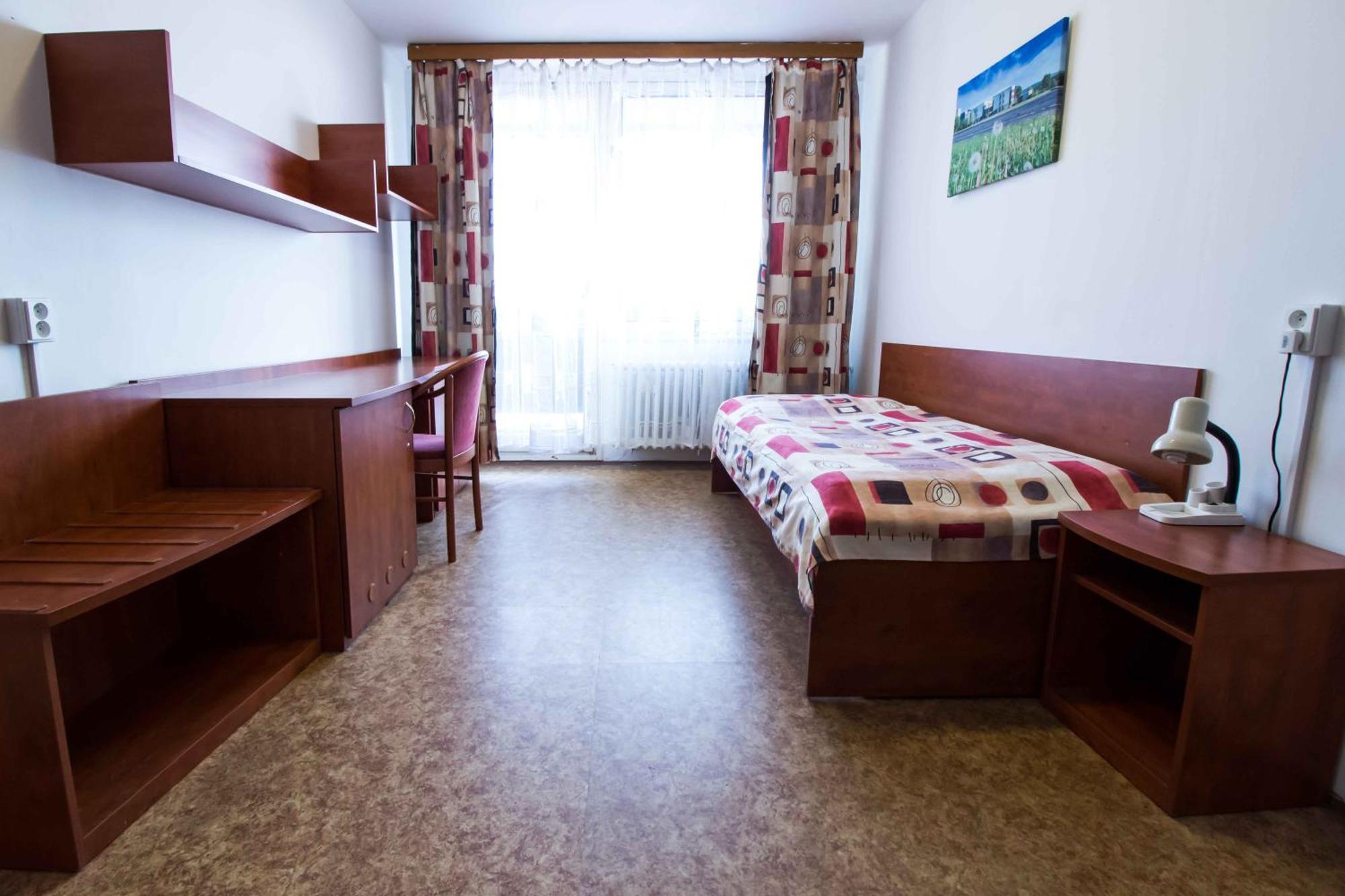 Eislerova Kolej Jarov Hostel Прага Екстериор снимка