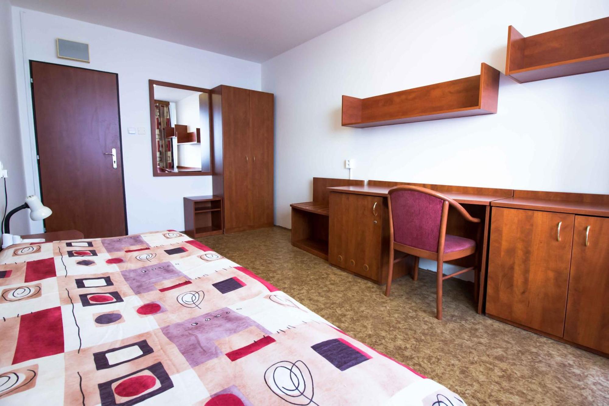 Eislerova Kolej Jarov Hostel Прага Екстериор снимка